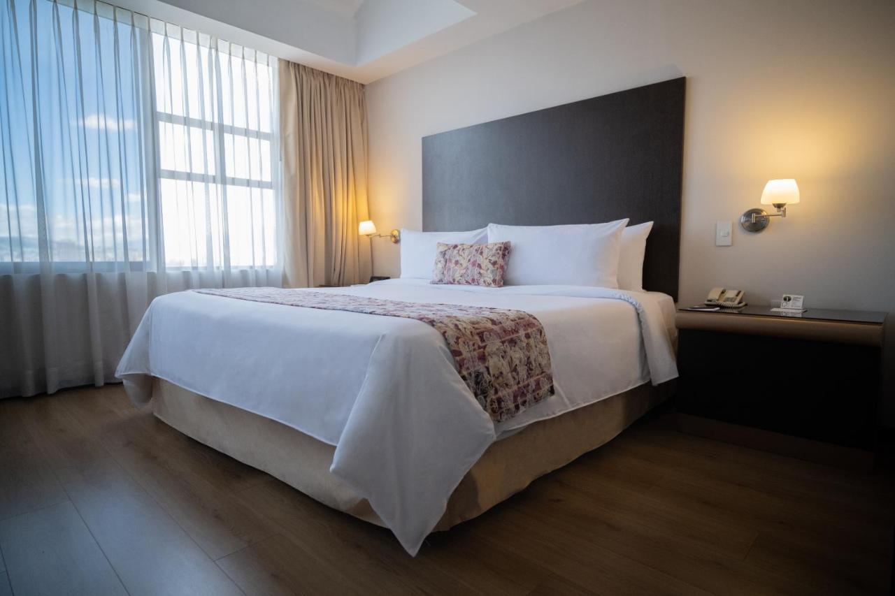 Hotel La Quinta By Wyndham Quito Esterno foto