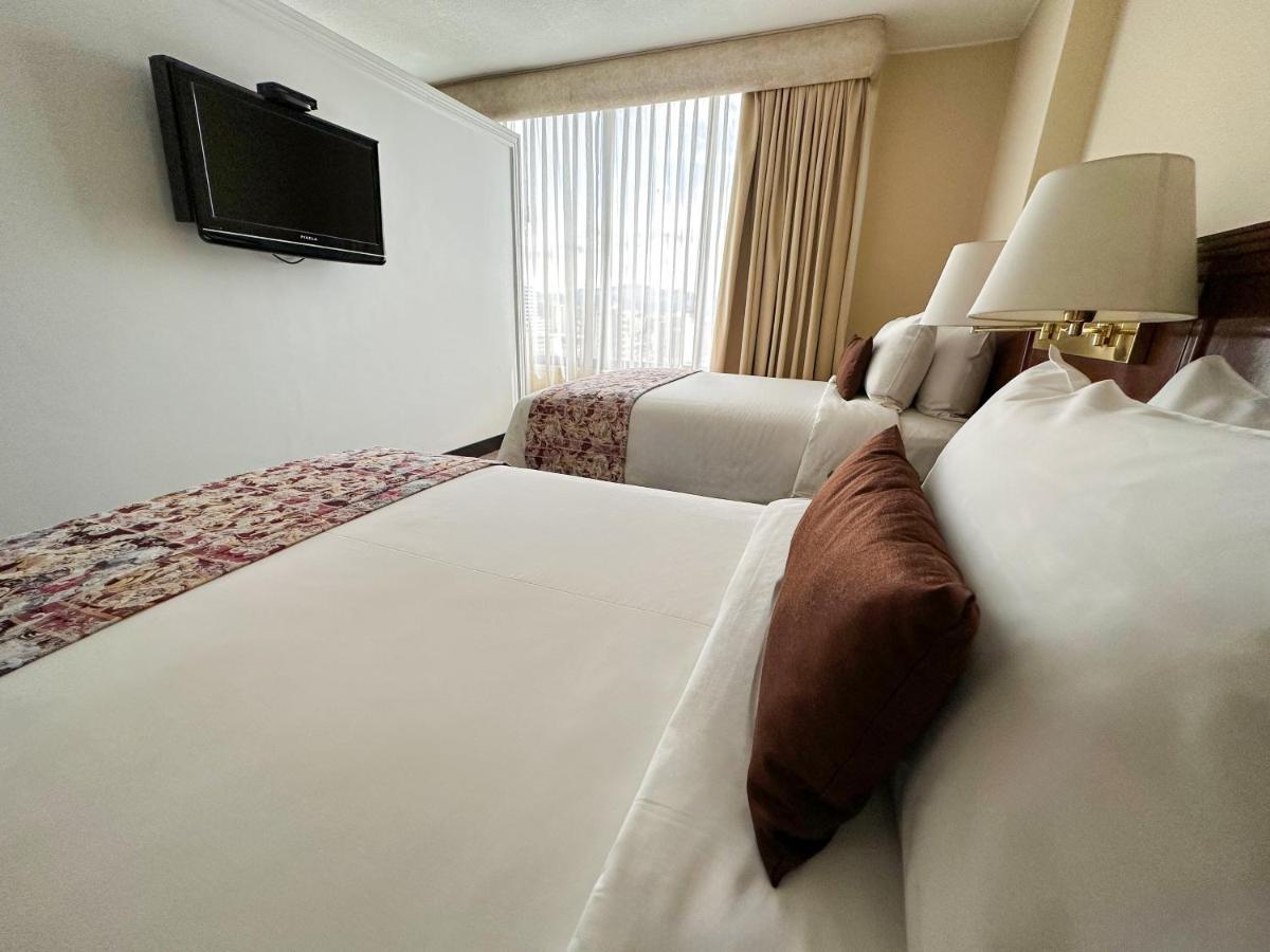 Hotel La Quinta By Wyndham Quito Esterno foto