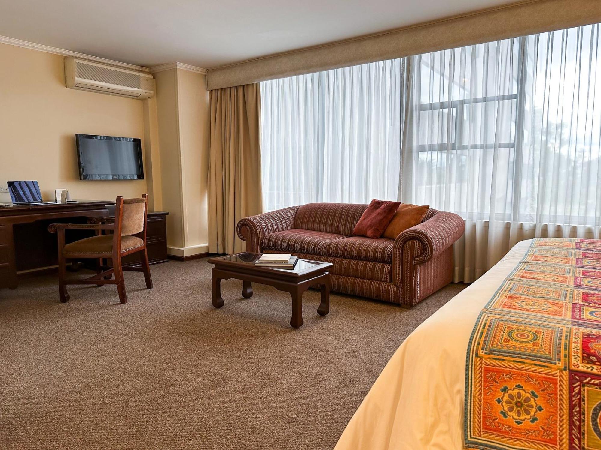 Hotel La Quinta By Wyndham Quito Esterno foto