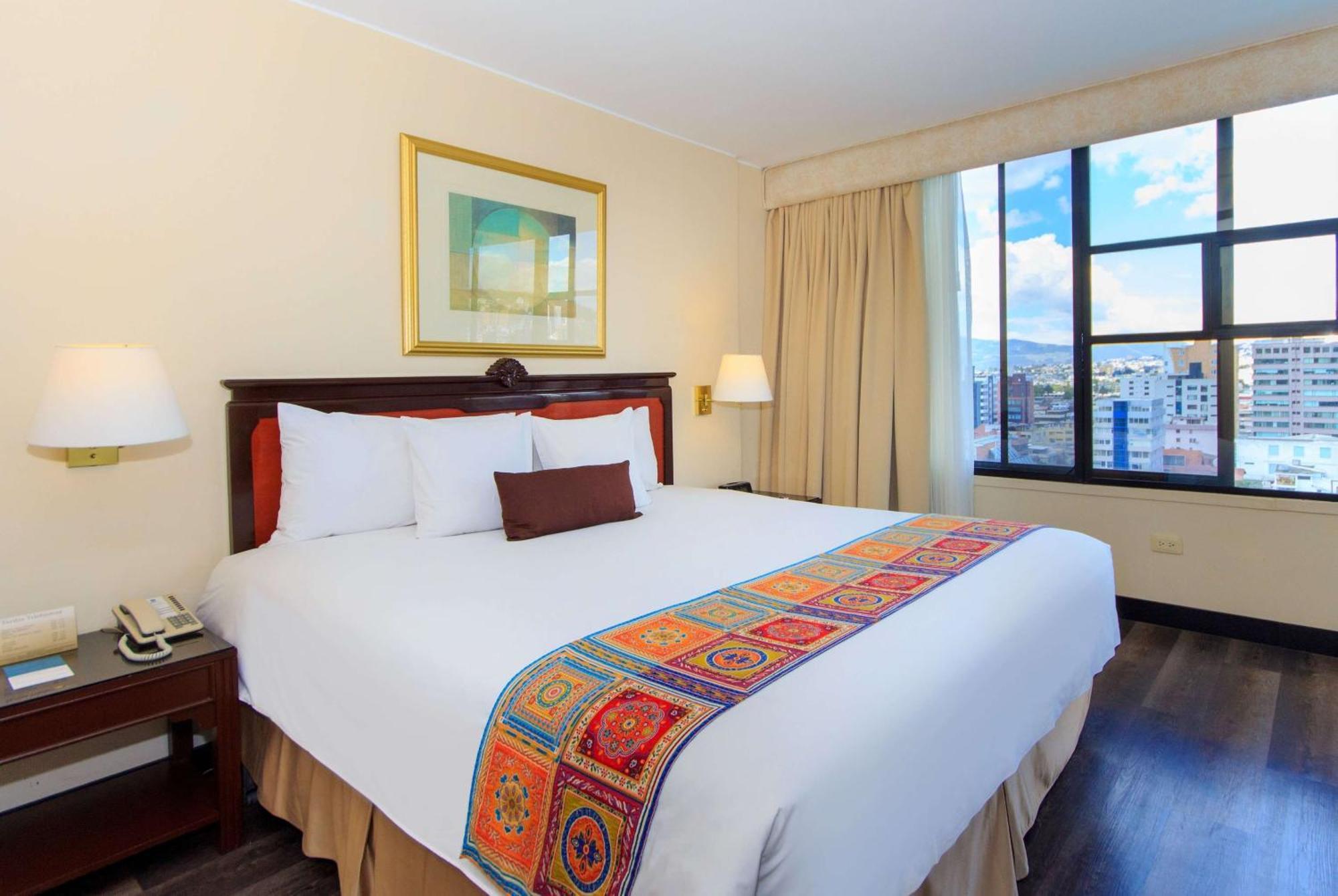 Hotel La Quinta By Wyndham Quito Esterno foto