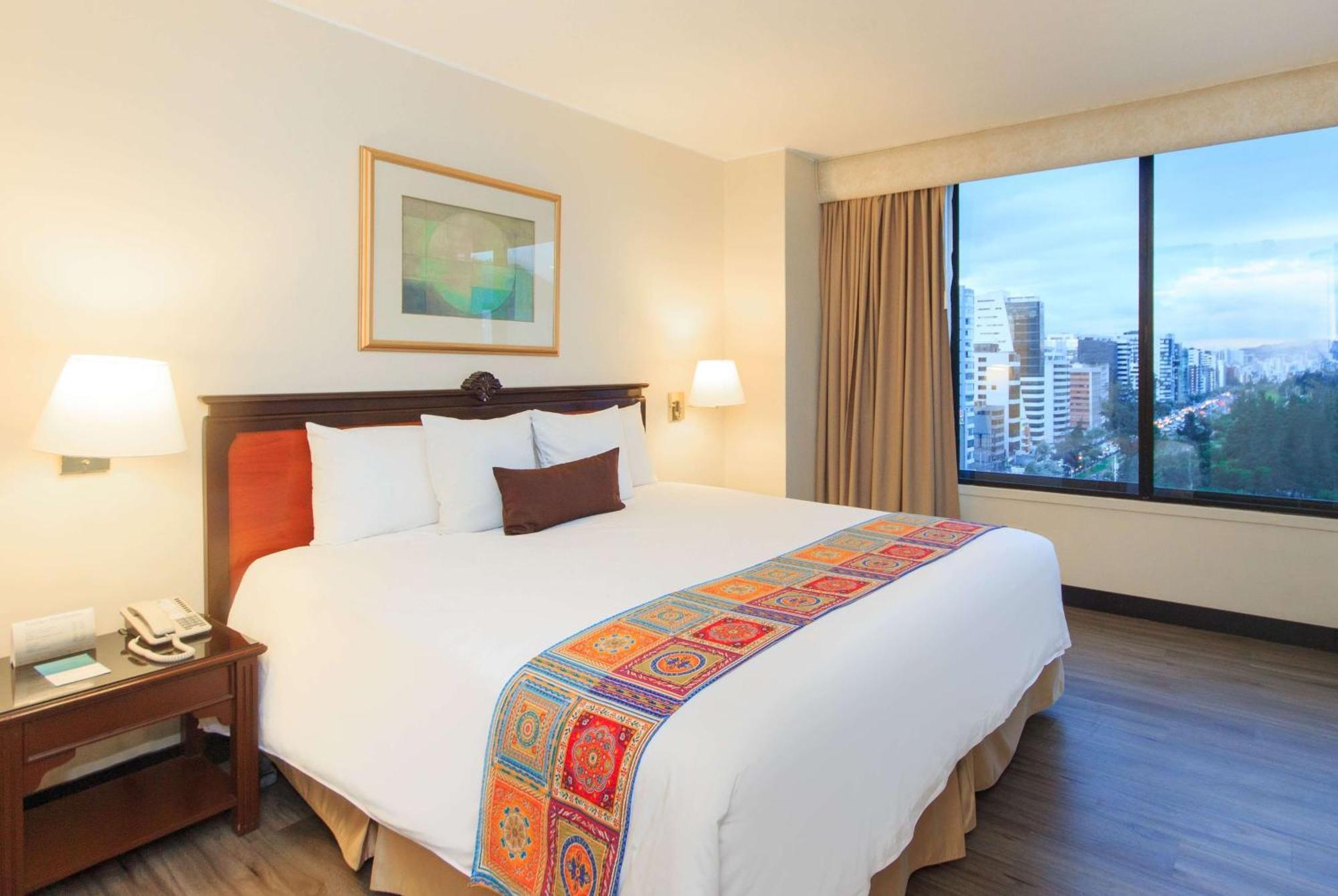 Hotel La Quinta By Wyndham Quito Esterno foto