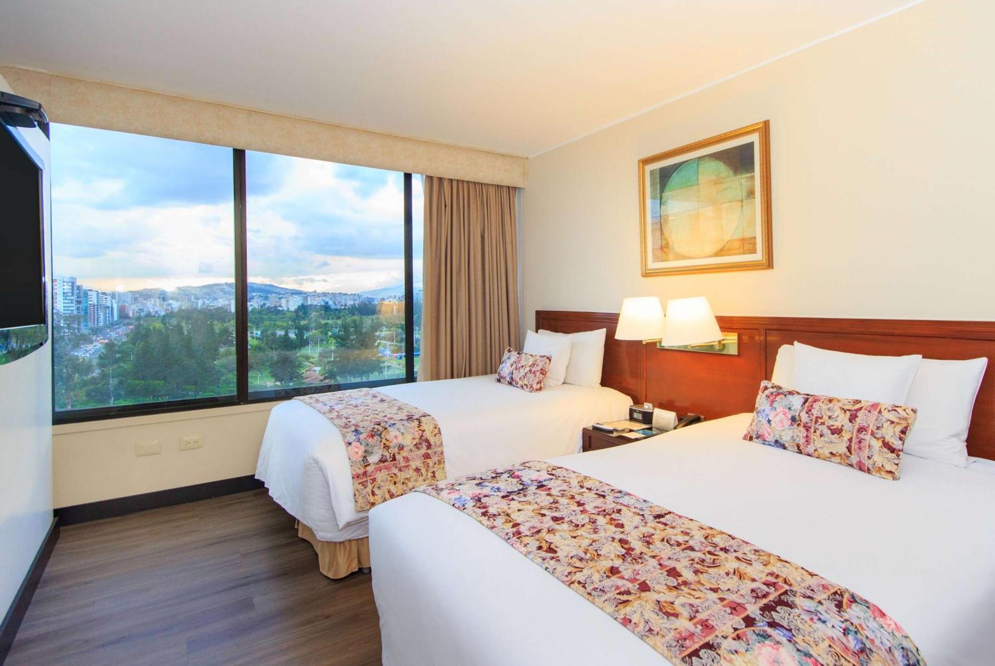 Hotel La Quinta By Wyndham Quito Esterno foto