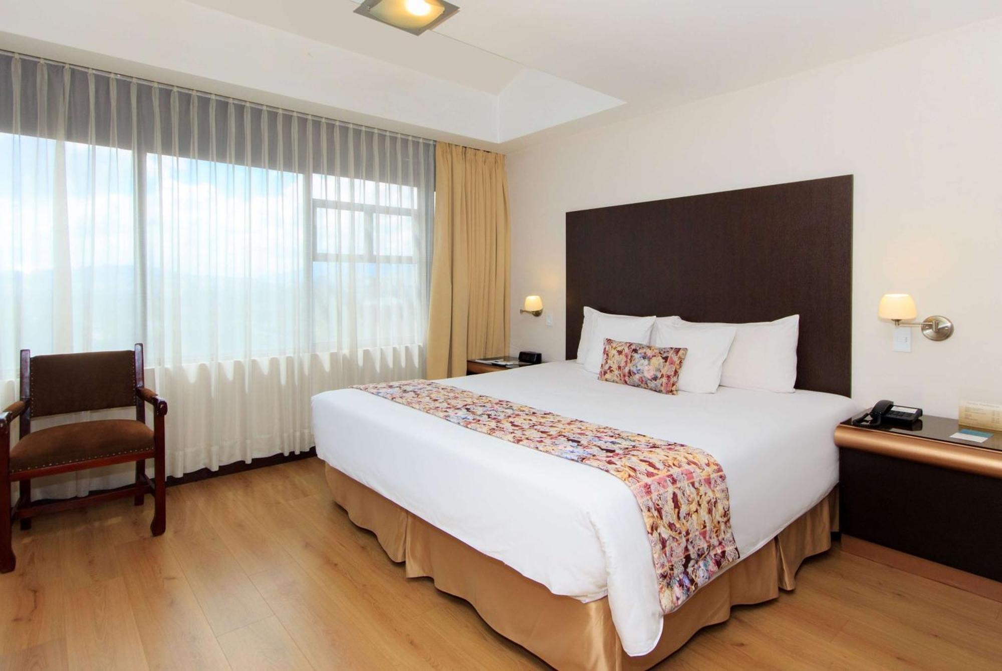 Hotel La Quinta By Wyndham Quito Esterno foto